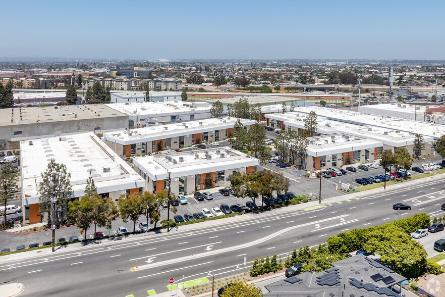 More Photos Of 2609-2627 Manhattan Beach Blvd, Redondo Beach Unknown For Lease