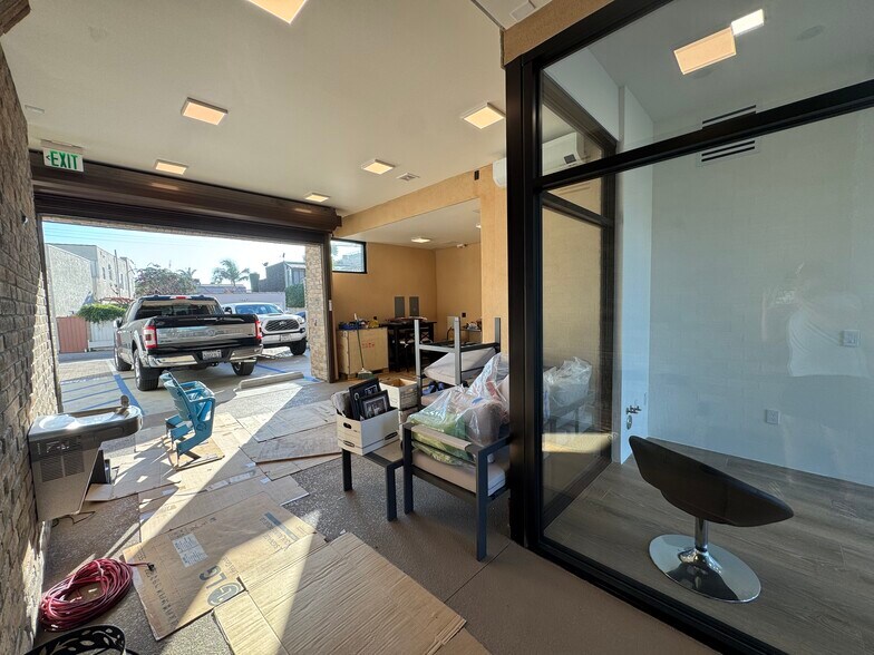 More Photos Of 5744 E 2nd St, Long Beach Storefront Retail Office For Lease
