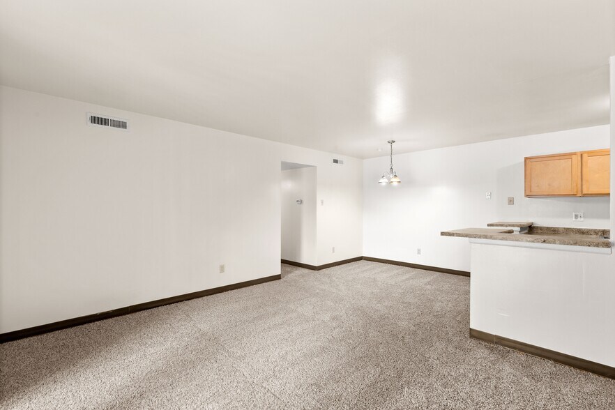 More Photos Of 11065 Dunklin Dr, Saint Louis Apartments For Sale