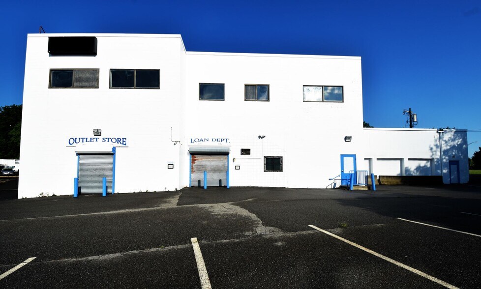 More Photos Of 130 W Boylston St, Worcester General Retail For Sale