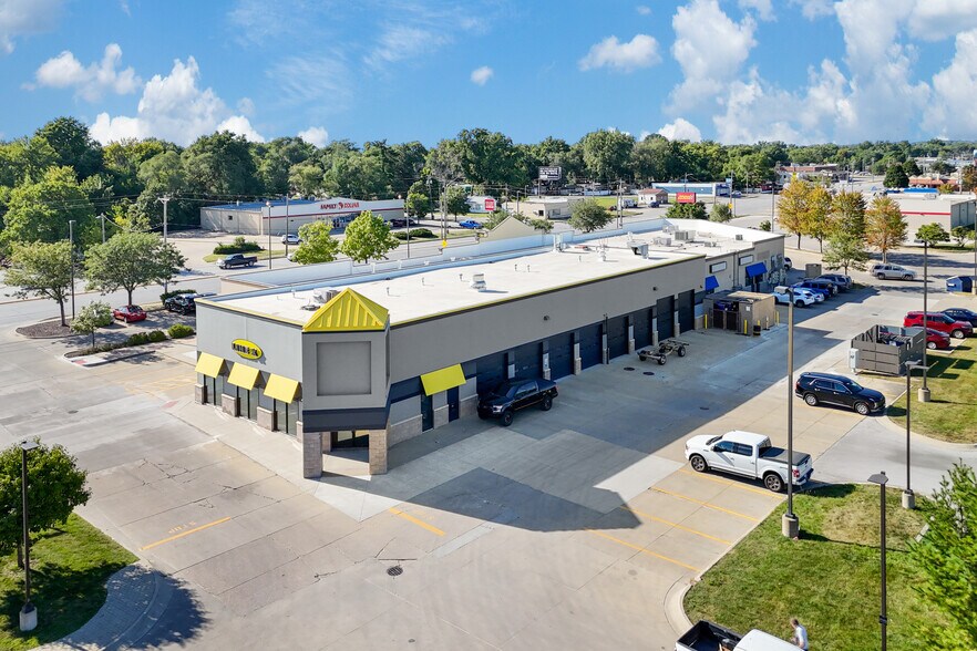 More Photos Of 3701 E 14th St, Des Moines Unknown For Lease