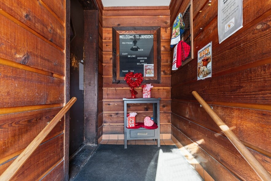 More Photos Of 344 Bowen St, Oshkosh Restaurant For Sale