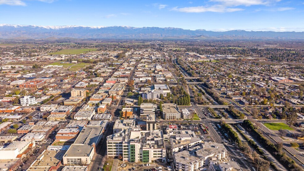 More Photos Of 100 Willow Plz, Visalia Medical For Sale