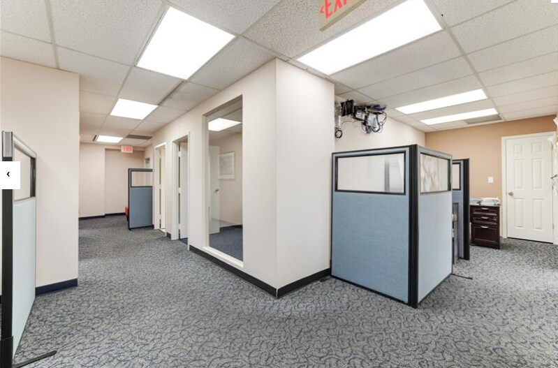 More Photos Of 171 Elden St, Herndon Medical For Sale