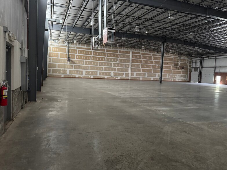 More Photos Of 20 Tyler Way, Newark Warehouse For Lease