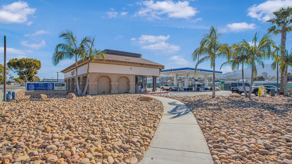 More Photos Of 1187 W San Marcos Blvd, San Marcos Service Station For Sale