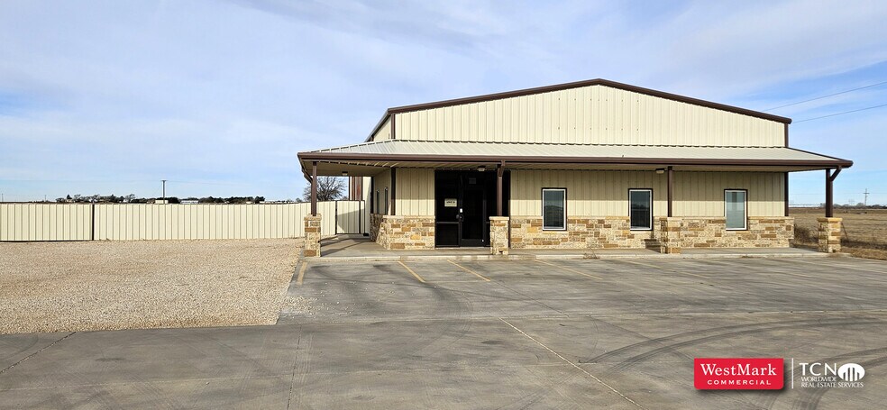 More Photos Of 9402 FM 1585, Wolfforth Warehouse For Lease