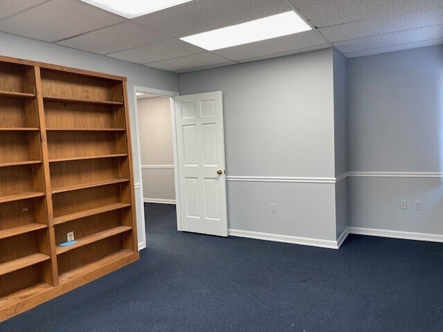 More Photos Of 4300 Ridgewood Center Dr, Dale City Office For Lease
