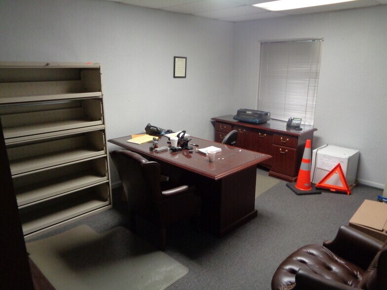 More Photos Of 7800 W Oakland Park Blvd, Sunrise Medical For Lease
