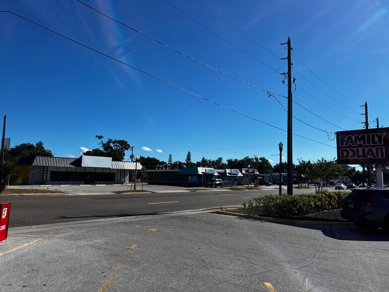 More Photos Of 2108 49th St S, Saint Petersburg Storefront For Sale