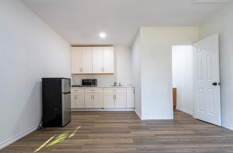 More Photos Of 229 Bishop, Livingston Apartments For Sale