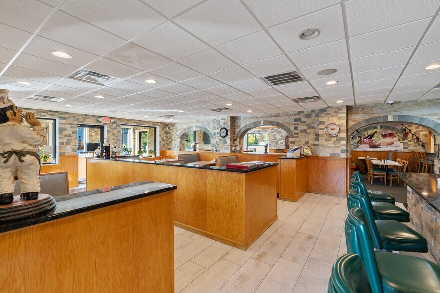 More Photos Of 232 W Moorestown Rd, Wind Gap Restaurant For Sale