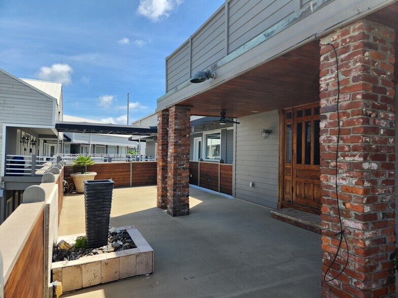 More Photos Of 202 Marina Dr, Saint Simons Island Office For Lease