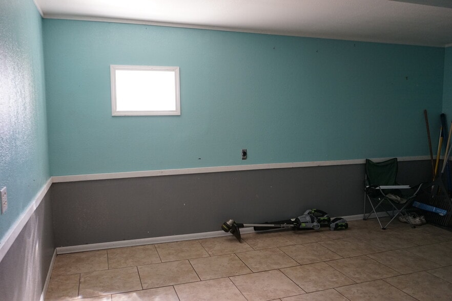 More Photos Of 3480 Barrancas Ave, Pensacola Freestanding For Sale