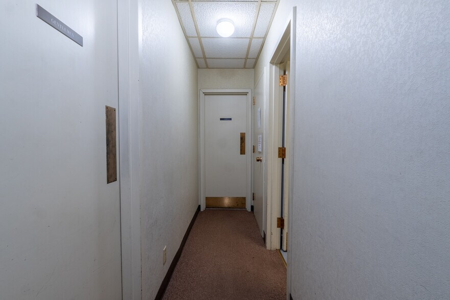 More Photos Of 202 8th St, Vineland Office For Sale
