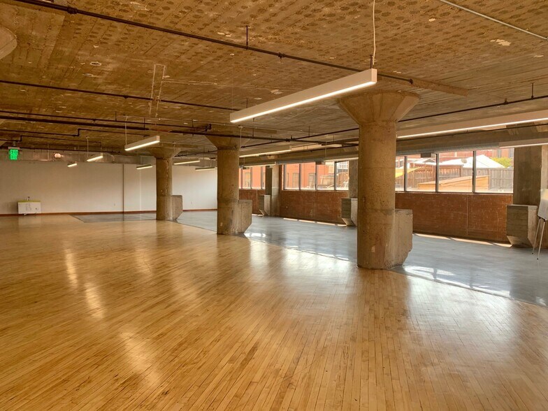 More Photos Of 1801 N Lamar St, Dallas Loft Creative Space For Lease