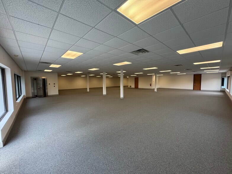 More Photos Of 2707 Buford Hwy, Atlanta Office For Sale