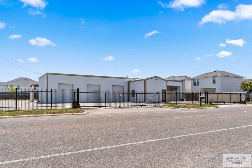 More Photos Of 3202 E Grimes St, Harlingen Light Distribution For Sale