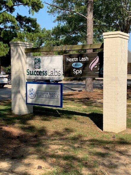 More Photos Of 10621 N Oak Hills Pky, Baton Rouge Medical For Sale