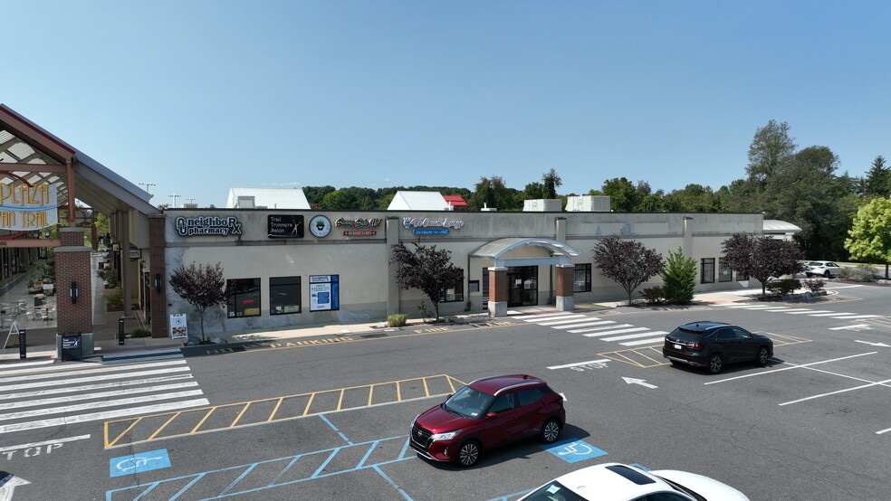 More Photos Of 1800 Sullivan Trl, Easton Storefront For Lease