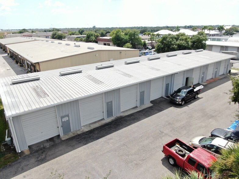 More Photos Of 4251 Derek Way, Sarasota Warehouse For Lease