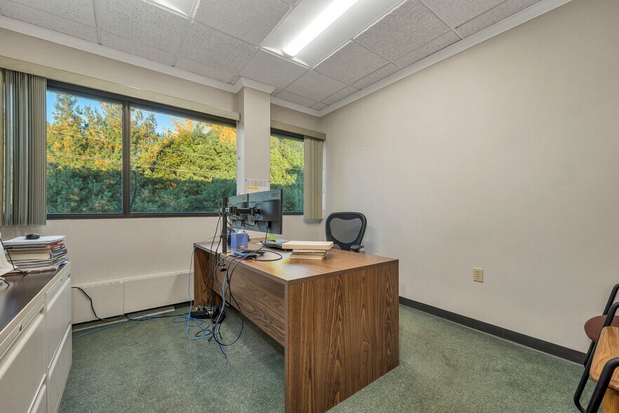 More Photos Of 231 Sutton St, North Andover Medical For Sale