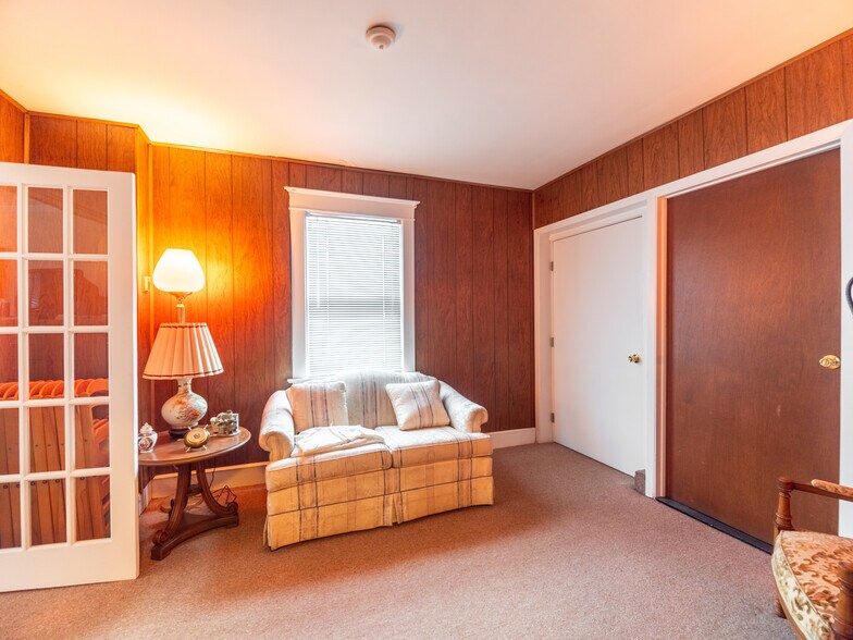 More Photos Of 121 Regent St, Port Chester Funeral Home For Sale
