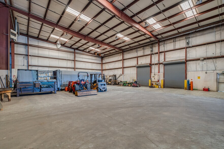 More Photos Of 8384 Highway 18, Vernon Flex For Sale