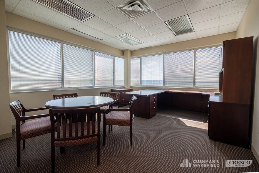 More Photos Of 10500 Antenucci Blvd, Garfield Heights Office For Lease