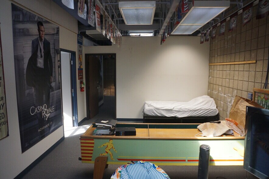 More Photos Of 15200 Mansel Ave, Lawndale Office For Lease