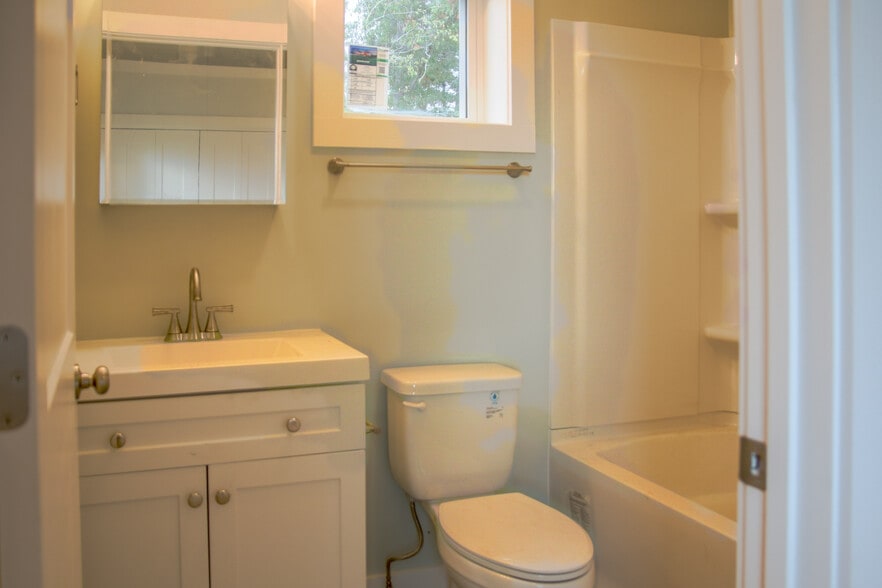 More Photos Of 108 Lager Ln, Asheville Apartments For Sale