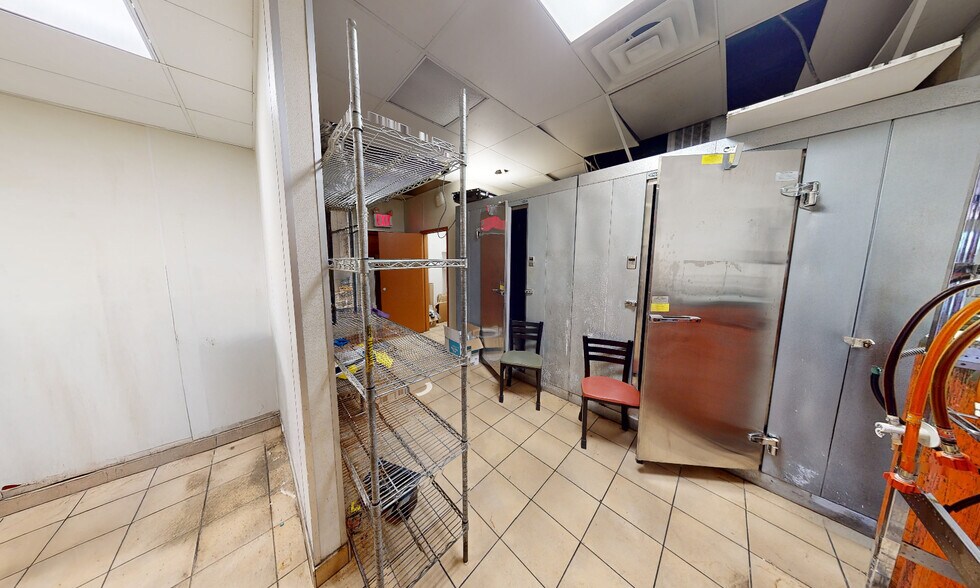 More Photos Of 1613-1623 Oriental Blvd, Brooklyn Storefront For Lease