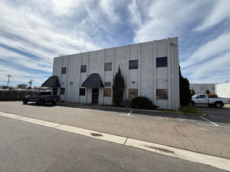 More Photos Of 7979-7989 Vickers St, San Diego Flex For Lease
