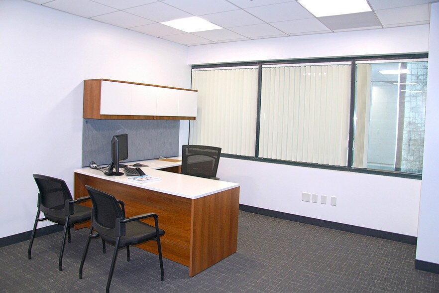 More Photos Of 330 N Brand Blvd, Glendale Office For Lease