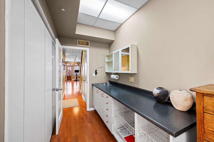 More Photos Of 1637 E Baltimore St, Baltimore Office Residential For Sale