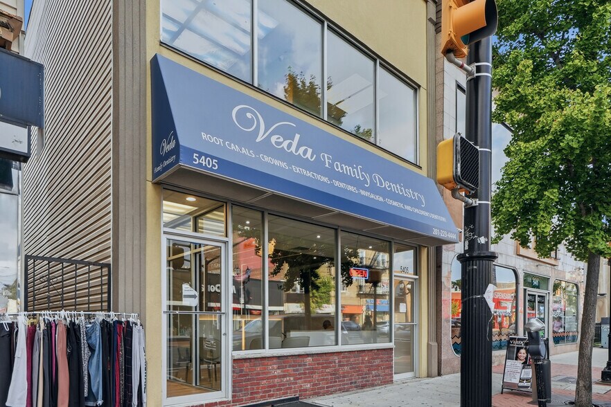 More Photos Of 5405 Bergenline Ave, West New York Storefront Retail Office For Lease