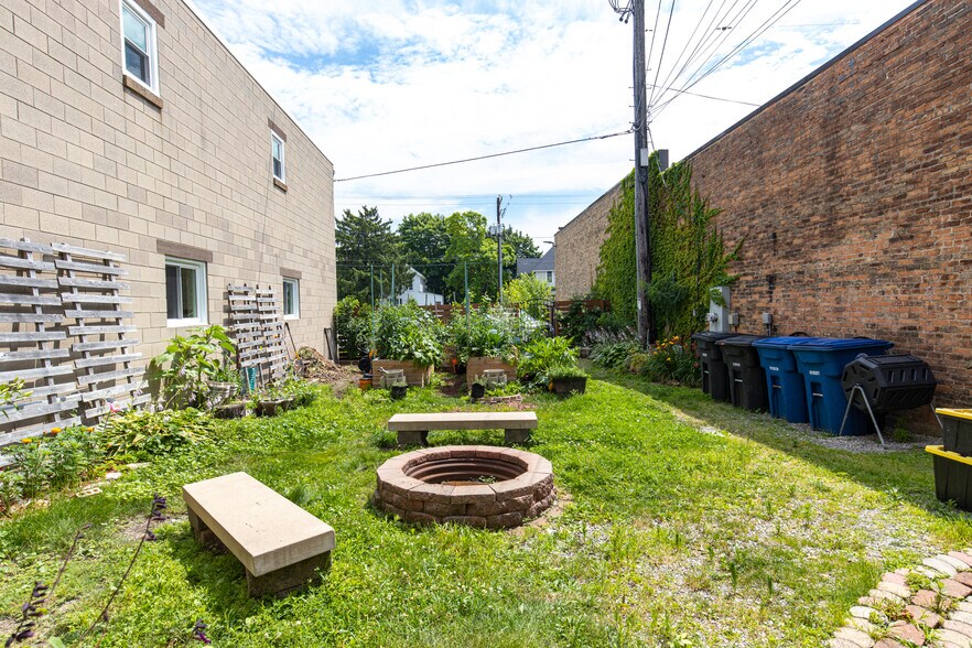 More Photos Of 578 N Main St, Oshkosh Storefront Retail Residential For Sale