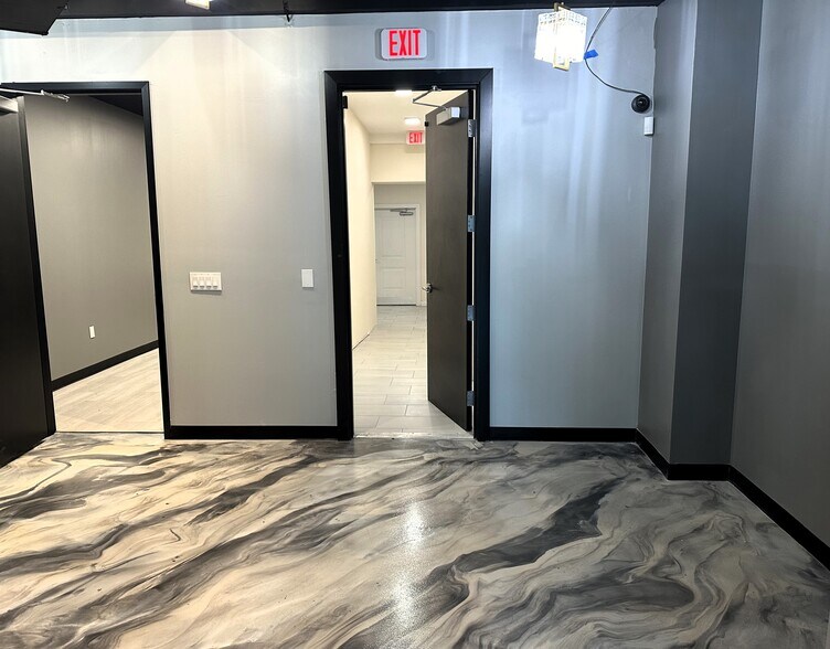 More Photos Of 1100 Cleveland St, Clearwater Apartments For Lease