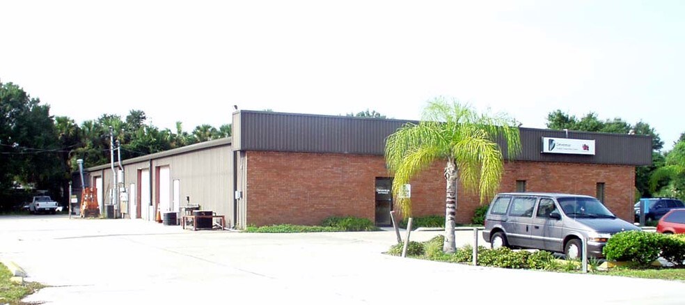 More Photos Of 2290-2298 W Airport Blvd, Sanford Flex For Lease