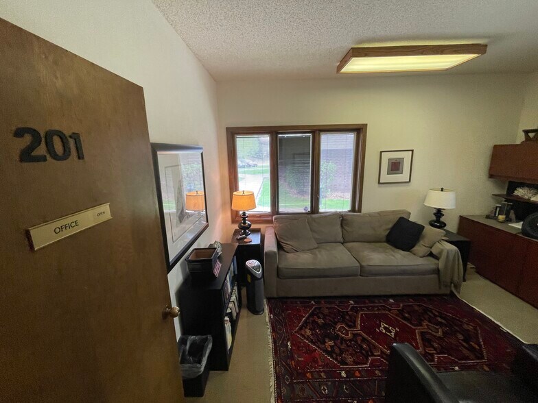 More Photos Of 5821 Cedar Lake Rd, Saint Louis Park Medical For Lease