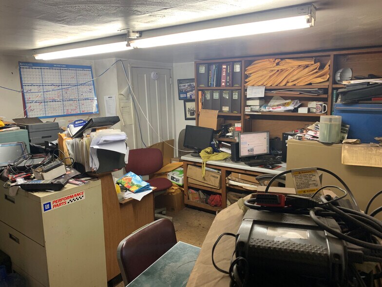 More Photos Of 422 Kinne St, East Syracuse Auto Repair For Sale
