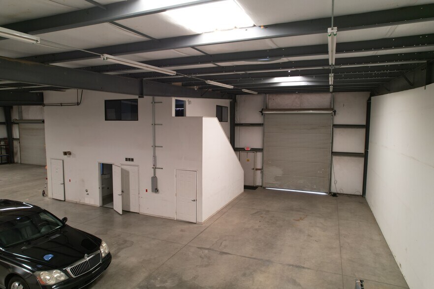 More Photos Of 5401 Gasoline Alley Dr, Bakersfield Service For Lease