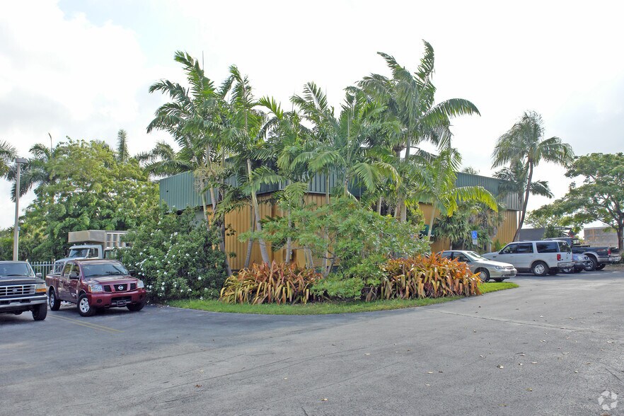 More Photos Of 15733 SW 117th Ave, Miami Warehouse For Lease