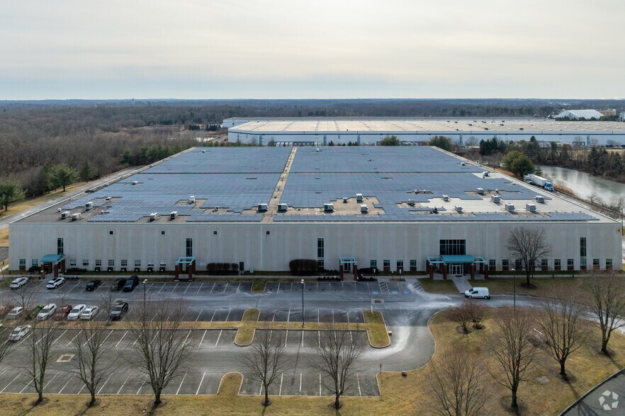 More Photos Of 4 Applegate Dr, Robbinsville Warehouse For Lease