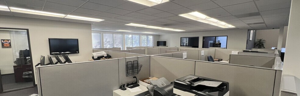 More Photos Of 2835 Temple Ave, Signal Hill Office For Sale
