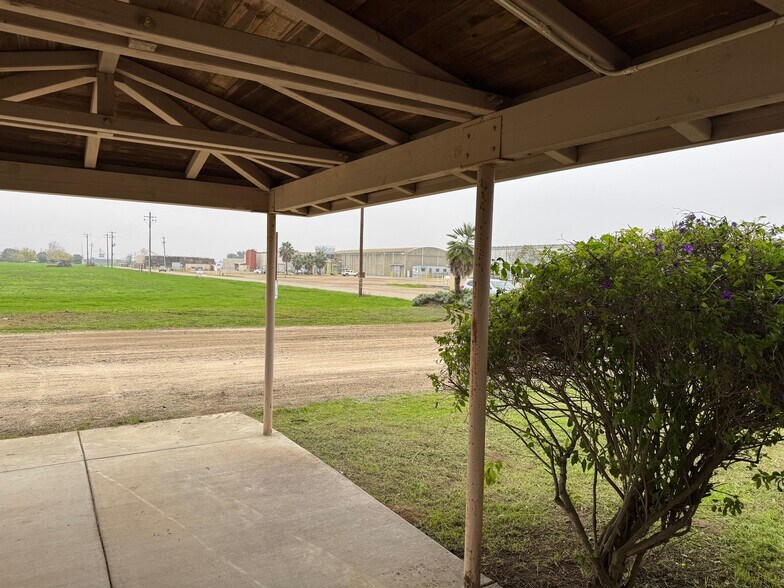 More Photos Of 3792 Feather River Blvd, Olivehurst Office For Lease