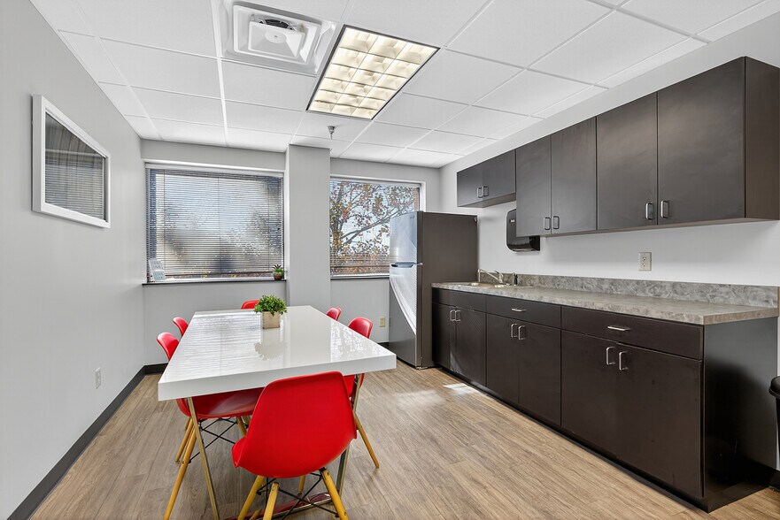 More Photos Of 3138 Custer Dr, Lexington Medical For Sale