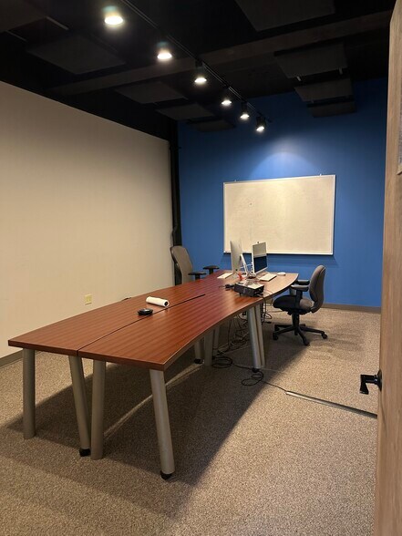 More Photos Of 407 Broad St, Chattanooga General Retail For Lease