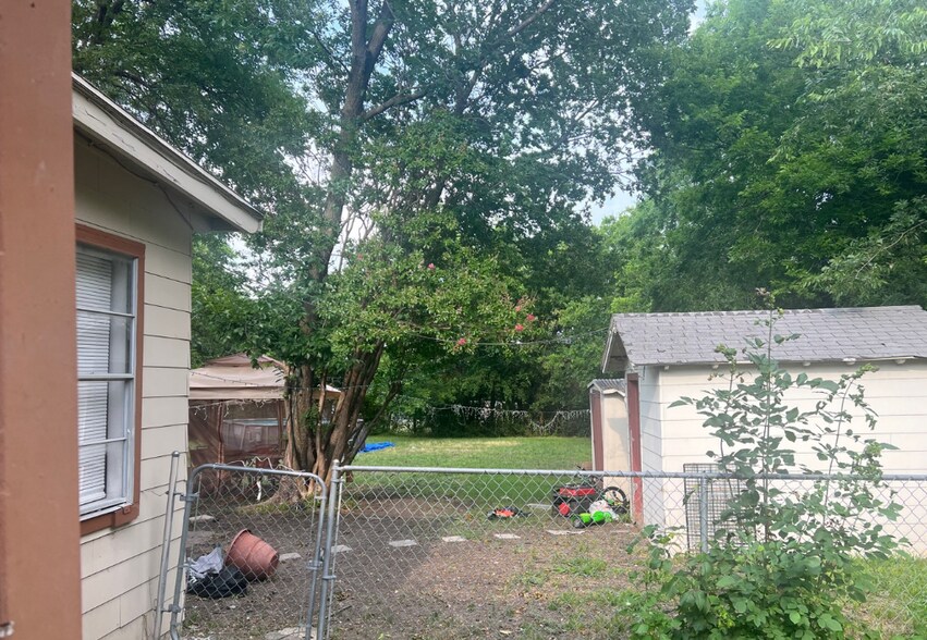 More Photos Of 808 N Goliad St, Rockwall Office Residential For Sale