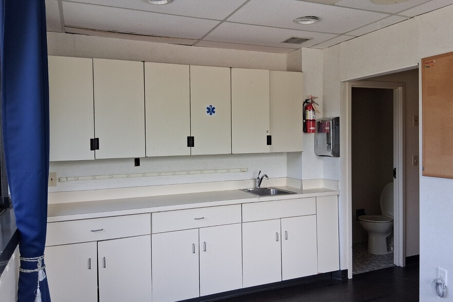 More Photos Of 160 Hawley Ln, Trumbull Medical For Sale